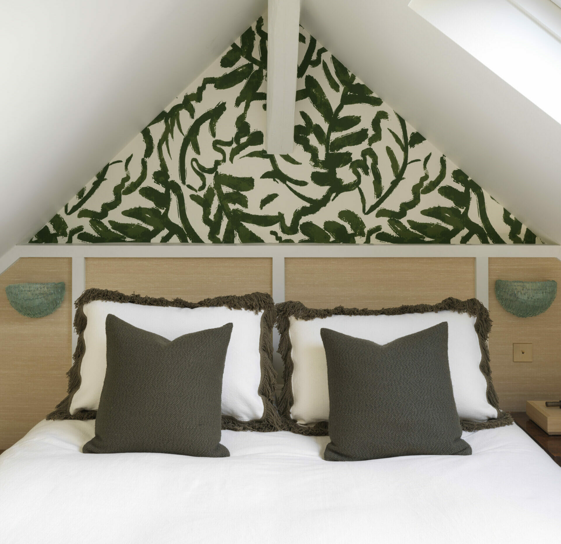 PARIS BV 13 1 scaled e1702047656812